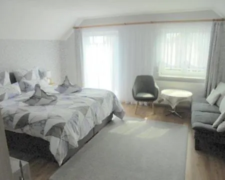 Eva Lange Apartment *